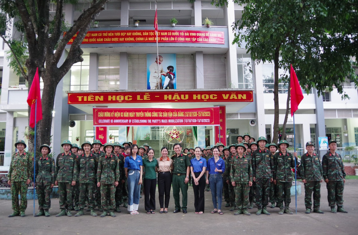 Trường Tiểu học Tam Phước 2 thực hiện ngày Dân vận