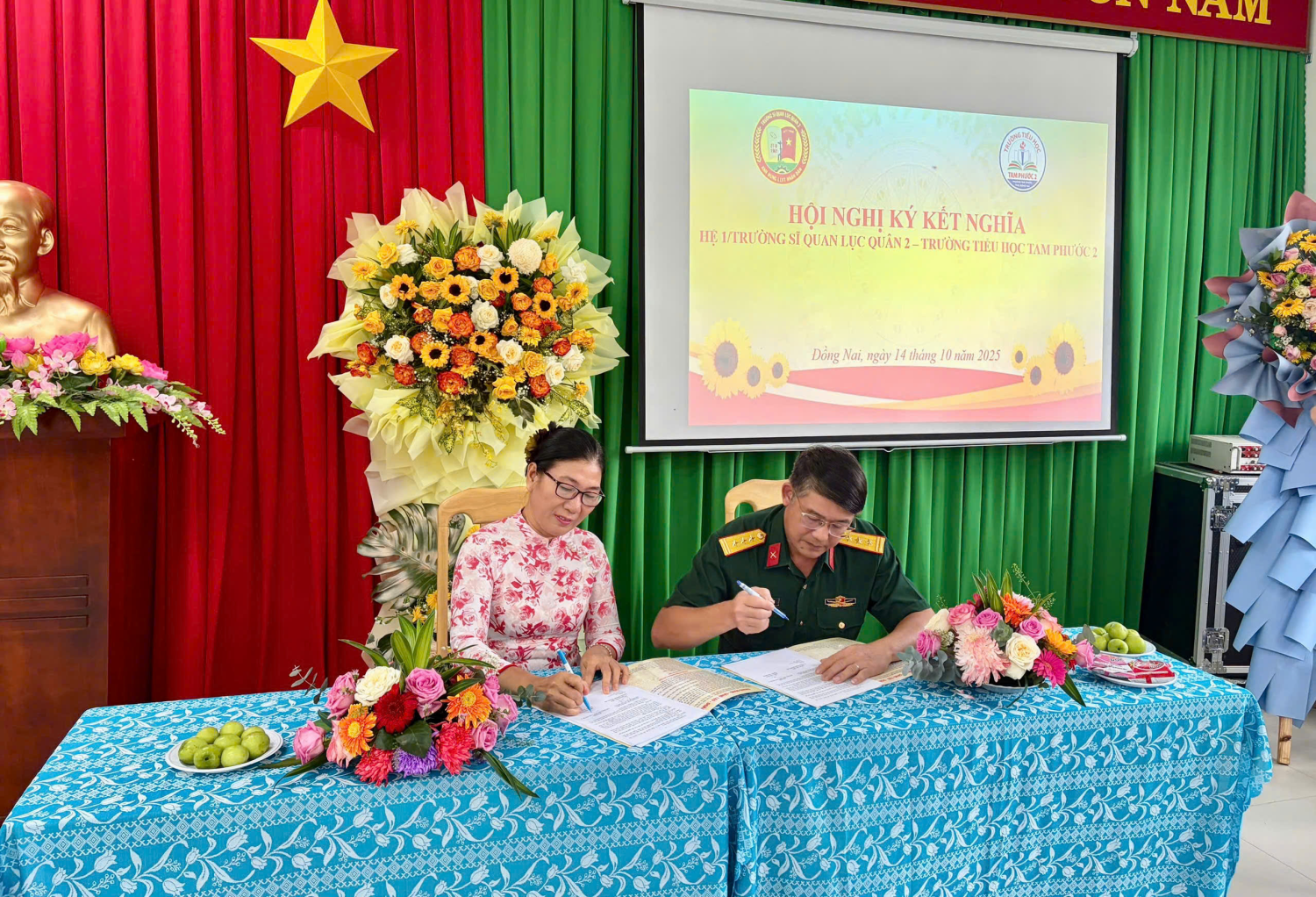 Hội nghị ký kết nghĩa giữa Hệ 1/Trường Sĩ quan Lục Quân 2 và Trường Tiểu học Tam Phước 2